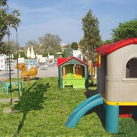 Cleo Trilo 6 Disabled Friendly Resort Porto Garibaldi
